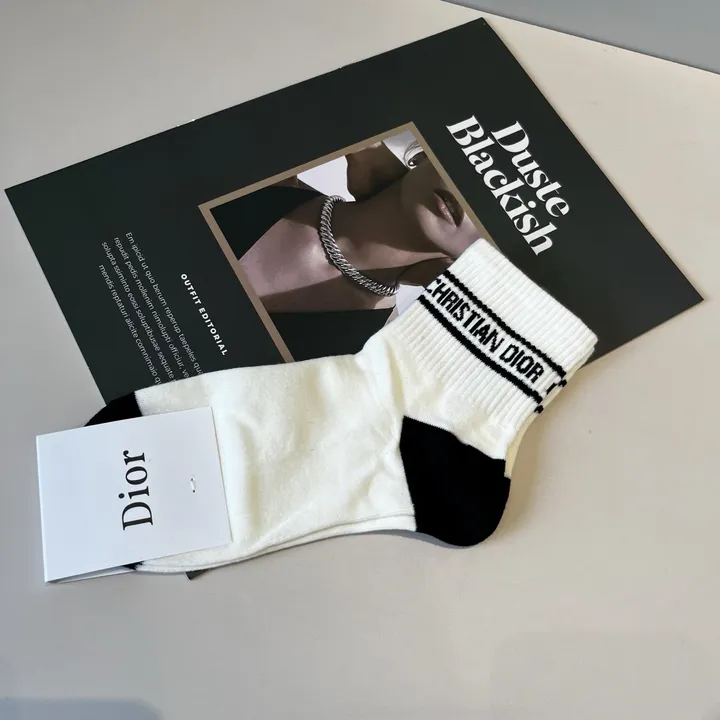 スーパーコピー ディオール 靴下