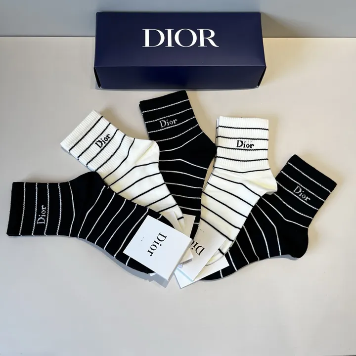 スーパーコピー ディオール 靴下