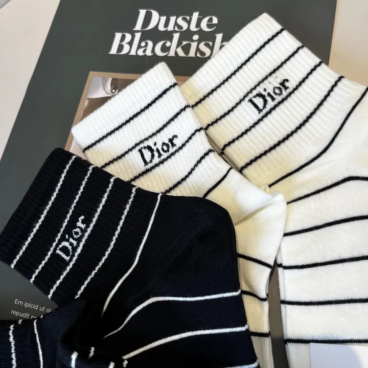 スーパーコピー ディオール 靴下
