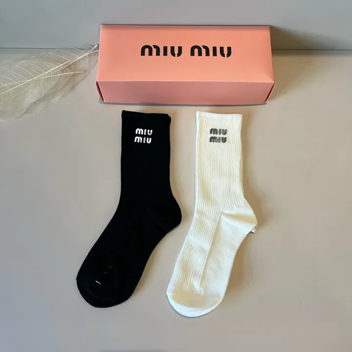 スーパーコピー ミュウミュウ 靴下