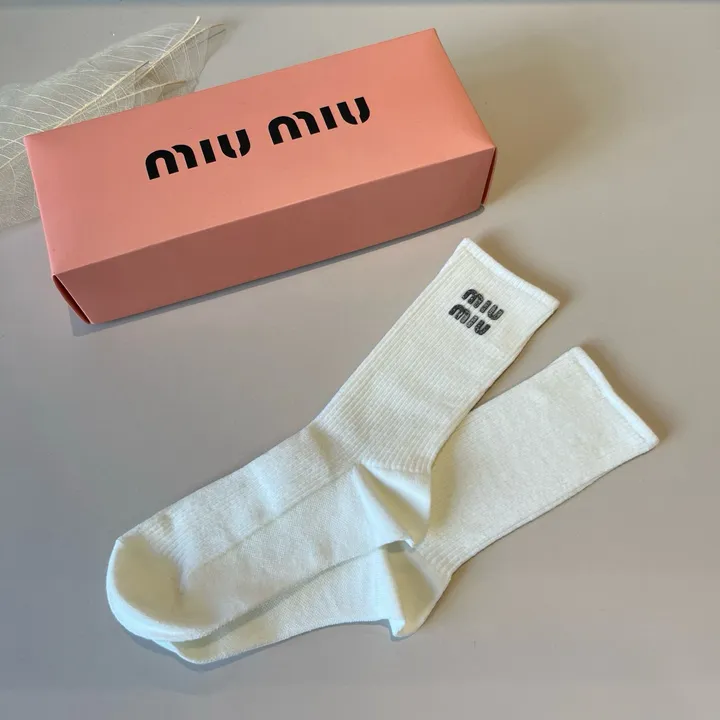 スーパーコピー ミュウミュウ 靴下