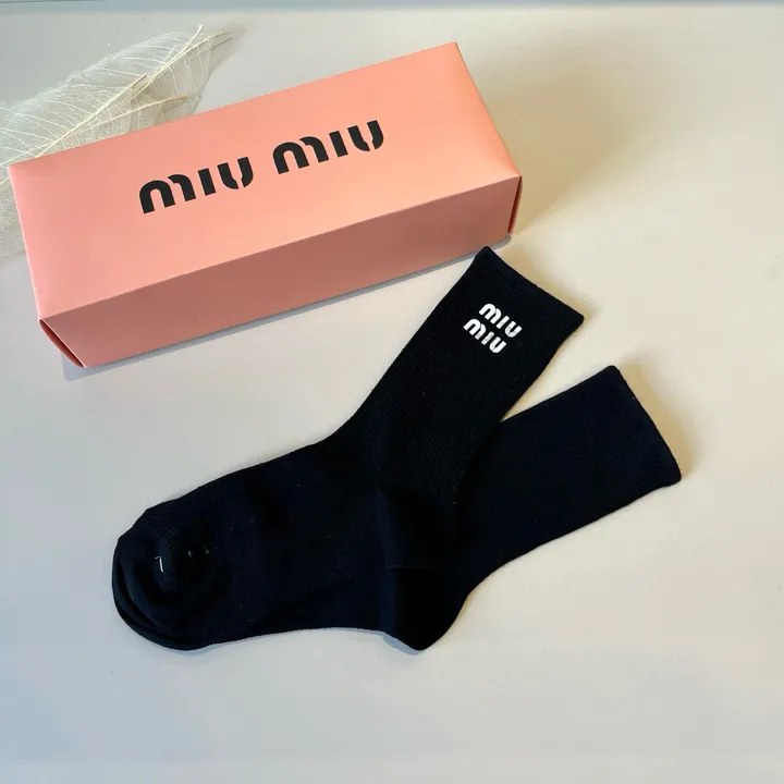 スーパーコピー ミュウミュウ 靴下