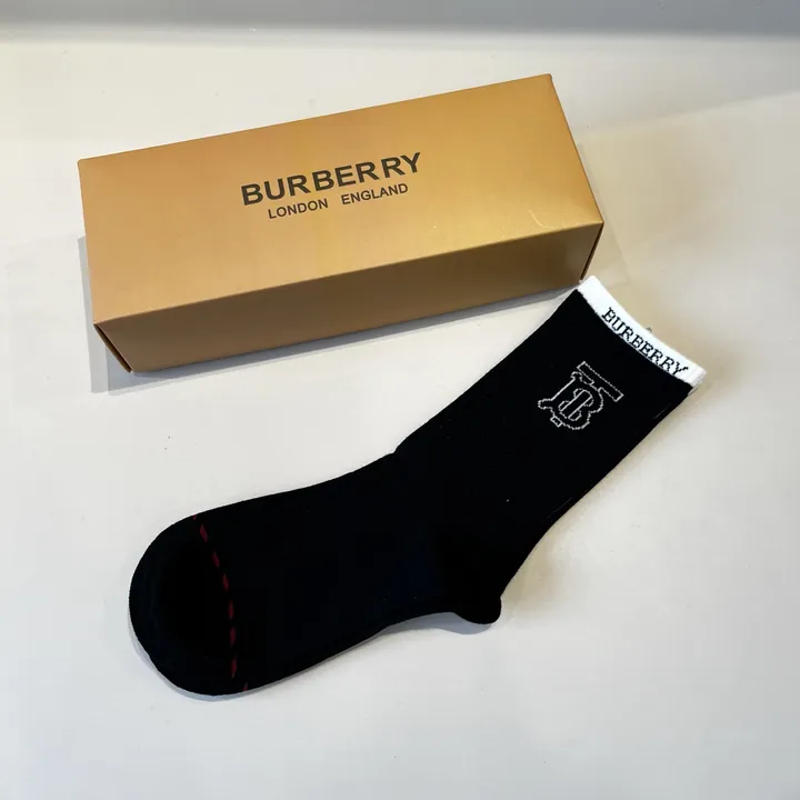 スーパーコピー プラダ 靴下