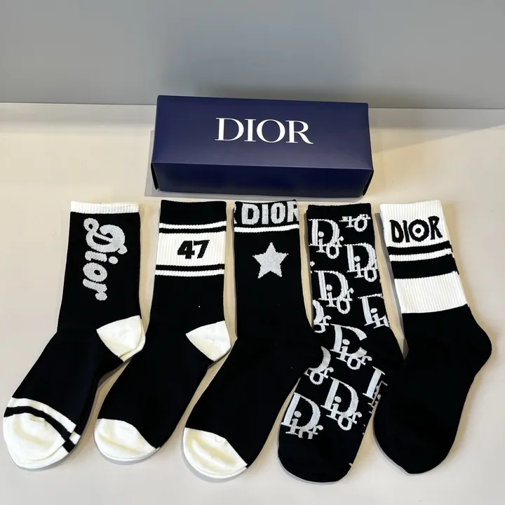 スーパーコピー ディオール 靴下