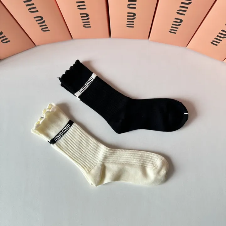 スーパーコピー ミュウミュウ 靴下