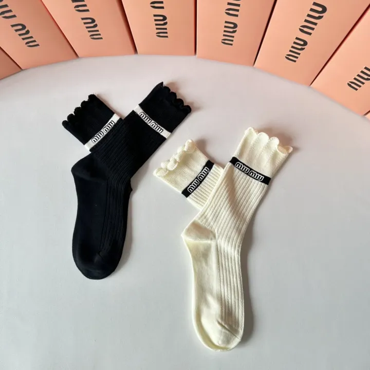 スーパーコピー ミュウミュウ 靴下