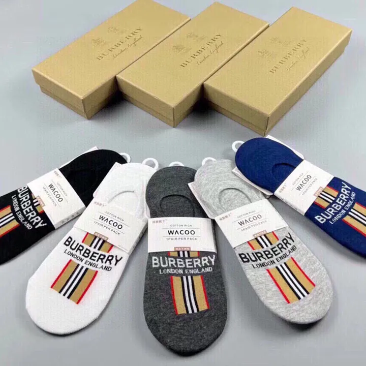 スーパーコピー プラダ 靴下