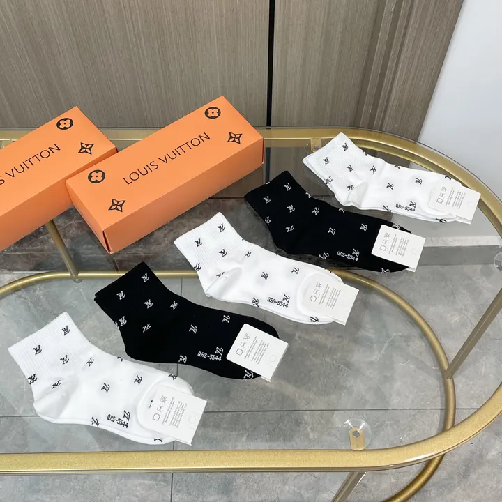 スーパーコピー ルイヴィトン 靴下