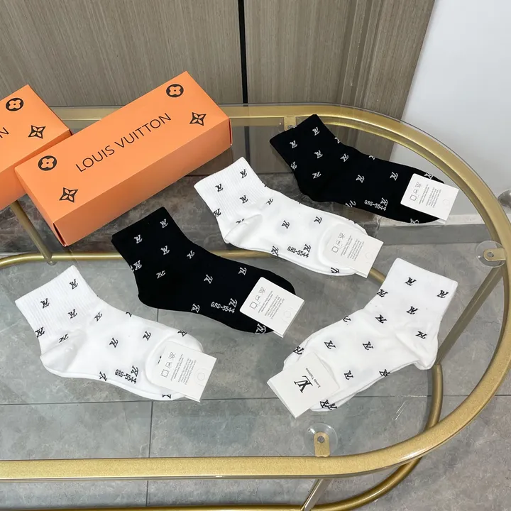 スーパーコピー ルイヴィトン 靴下