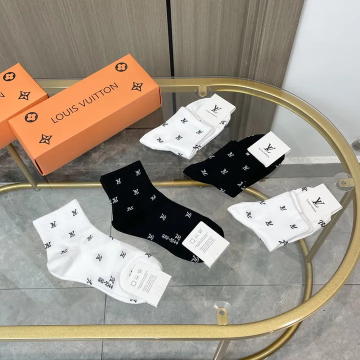 スーパーコピー ルイヴィトン 靴下