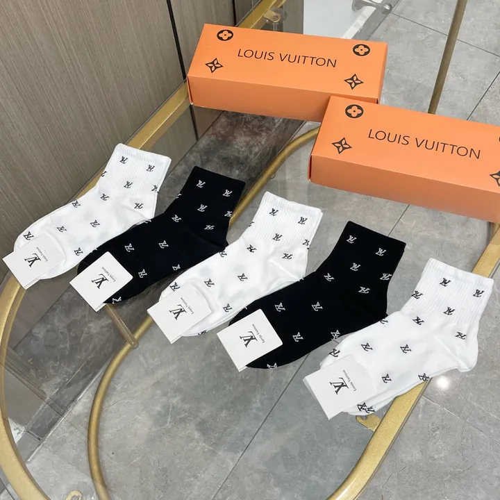スーパーコピー ルイヴィトン 靴下