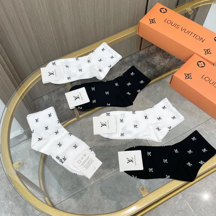 スーパーコピー ルイヴィトン 靴下