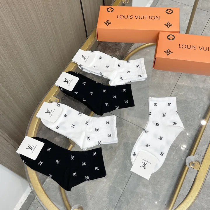 スーパーコピー ルイヴィトン 靴下