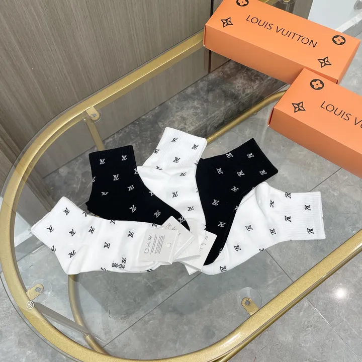 スーパーコピー ルイヴィトン 靴下