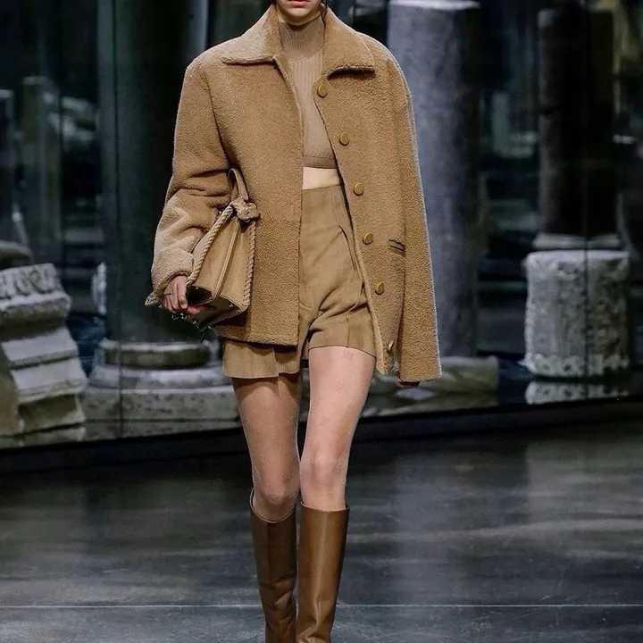 スーパーコピー フェンディ 靴下