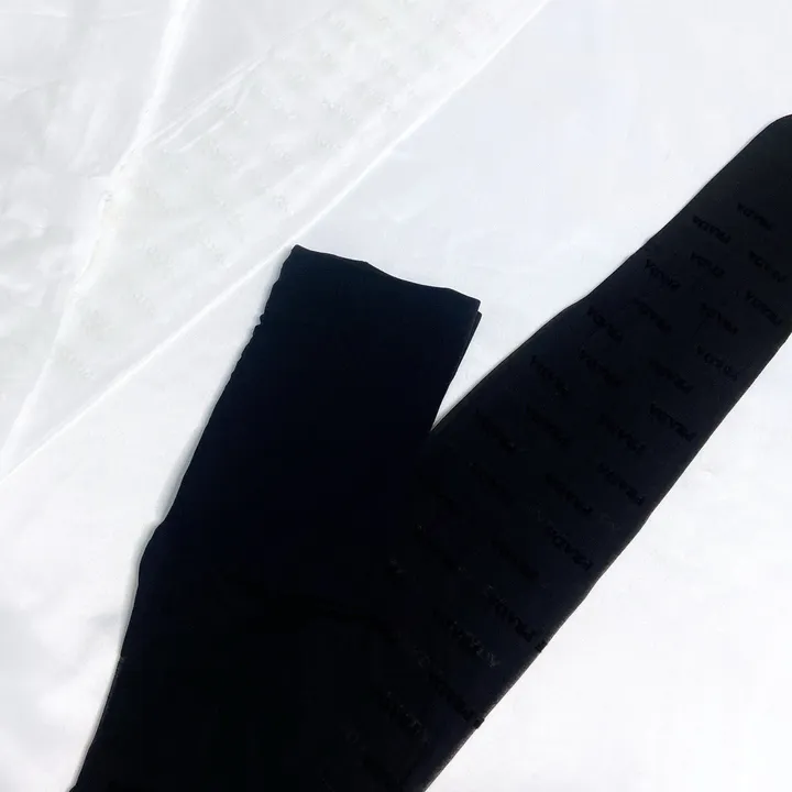 スーパーコピー プラダ 靴下