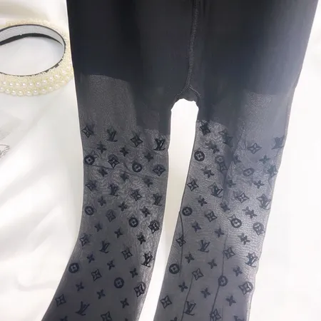 スーパーコピー ルイヴィトン 靴下