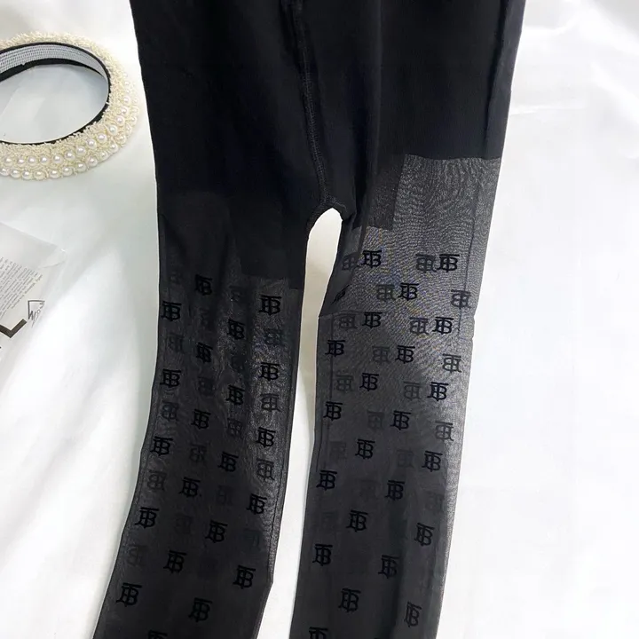 スーパーコピー プラダ 靴下