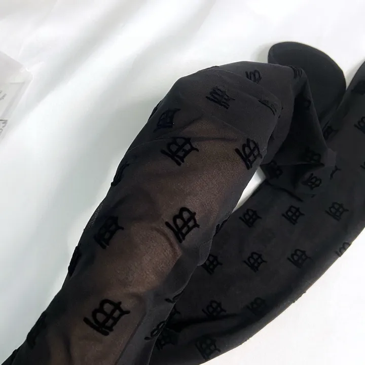 スーパーコピー プラダ 靴下