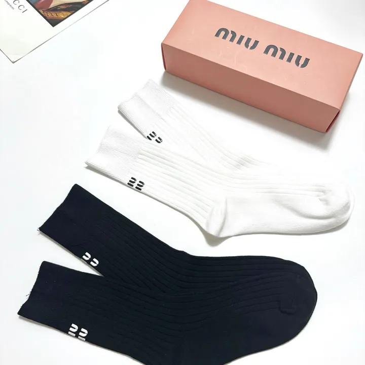 スーパーコピー ミュウミュウ 靴下