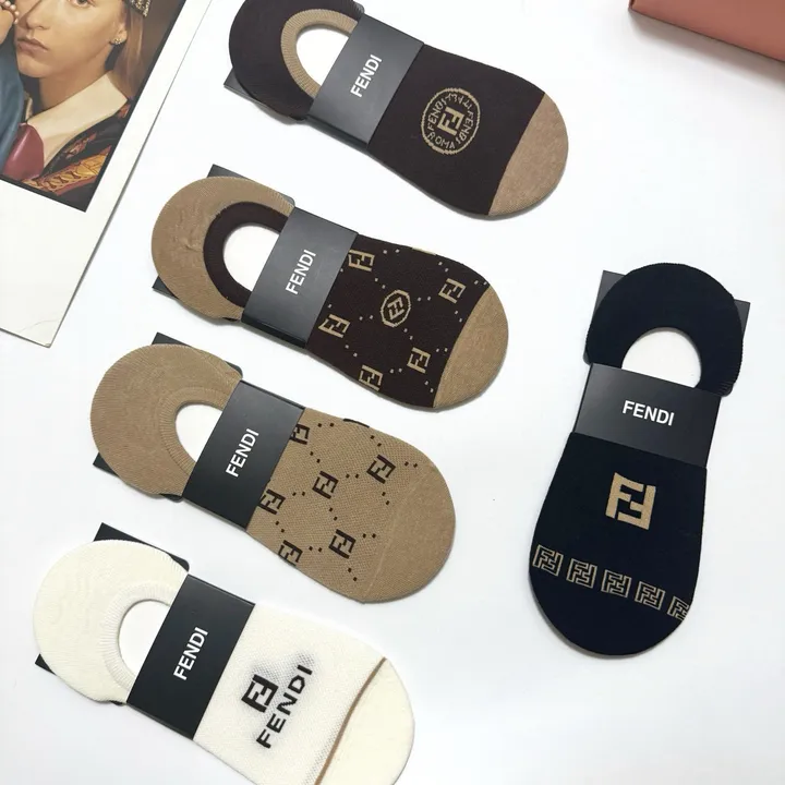 スーパーコピー フェンディ 靴下