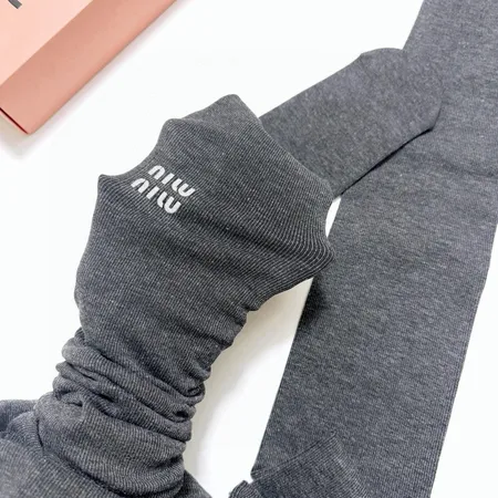 スーパーコピー ミュウミュウ 靴下