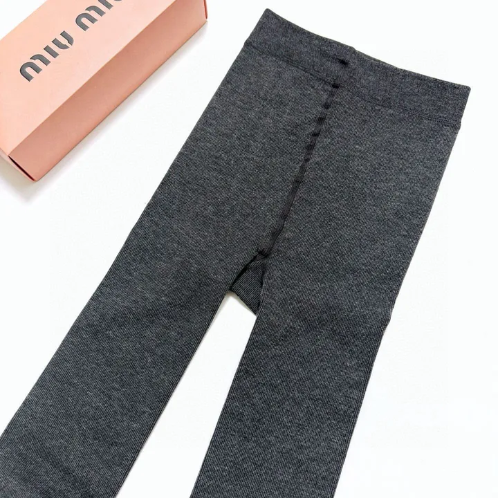 スーパーコピー ミュウミュウ 靴下