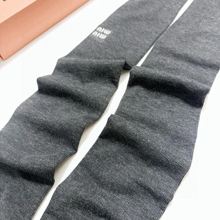 スーパーコピー ミュウミュウ 靴下