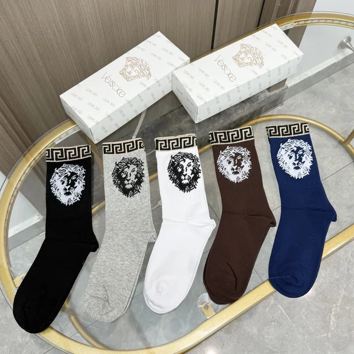 スーパーコピー ヴェルサーチ 靴下