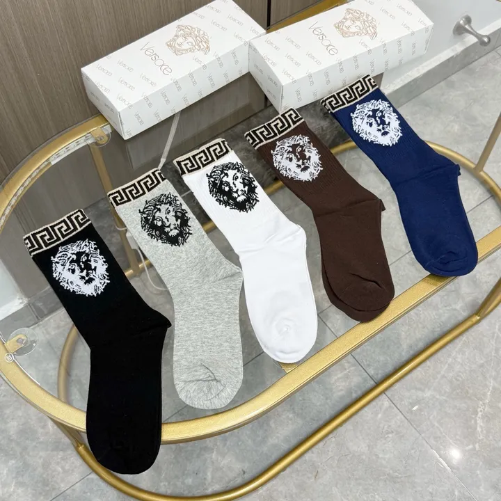 スーパーコピー ヴェルサーチ 靴下