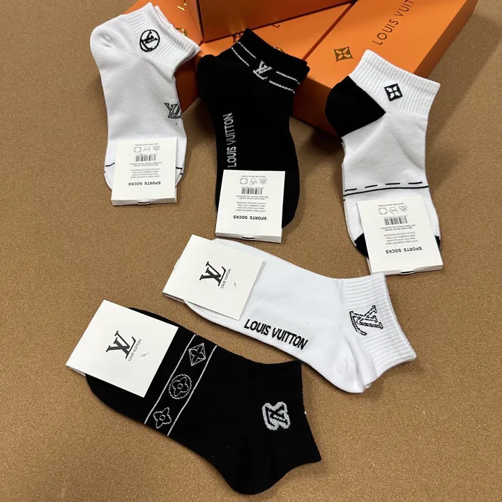 スーパーコピー ルイヴィトン 靴下