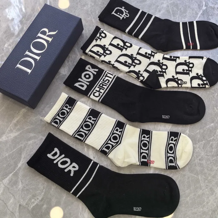 スーパーコピー ディオール 靴下