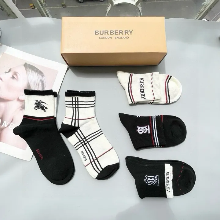 スーパーコピー プラダ 靴下