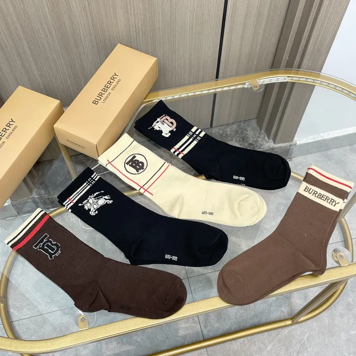 スーパーコピー プラダ 靴下