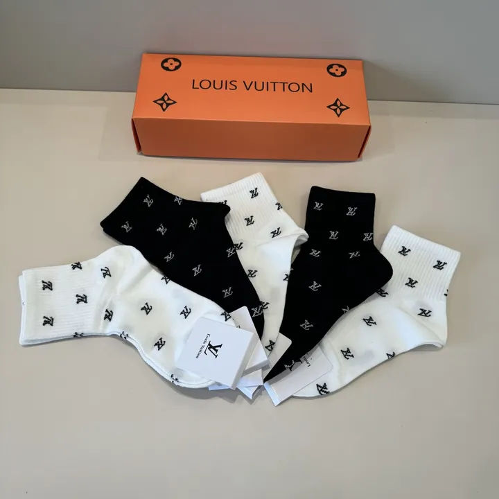 スーパーコピー ルイヴィトン 靴下