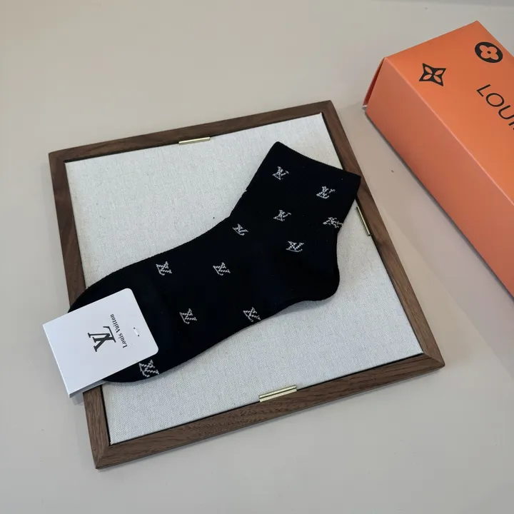 スーパーコピー ルイヴィトン 靴下