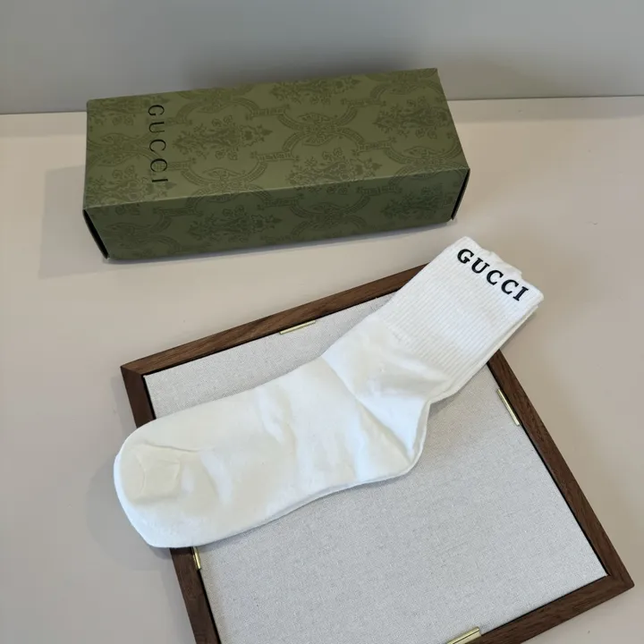 スーパーコピー グッチ 靴下