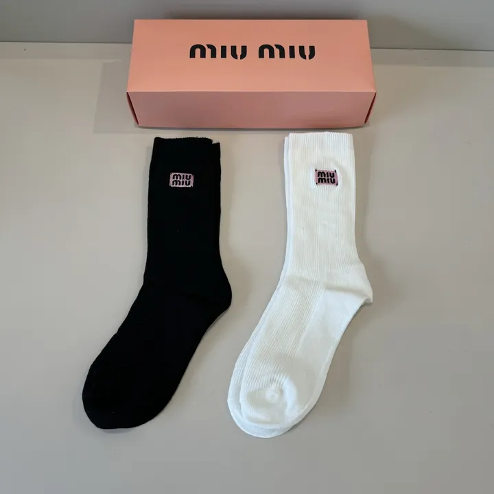 スーパーコピー ミュウミュウ 靴下