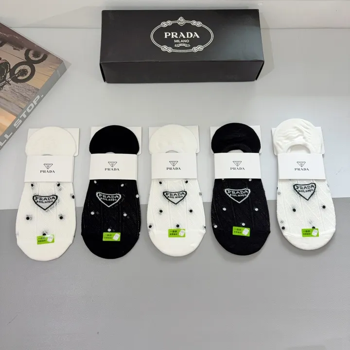 スーパーコピー プラダ 靴下