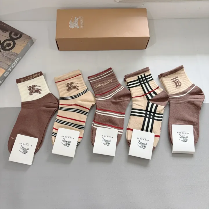 スーパーコピー プラダ 靴下