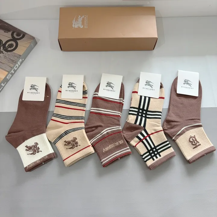 スーパーコピー プラダ 靴下