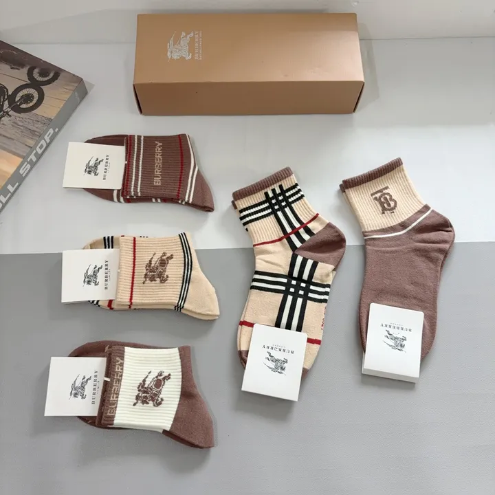 スーパーコピー プラダ 靴下