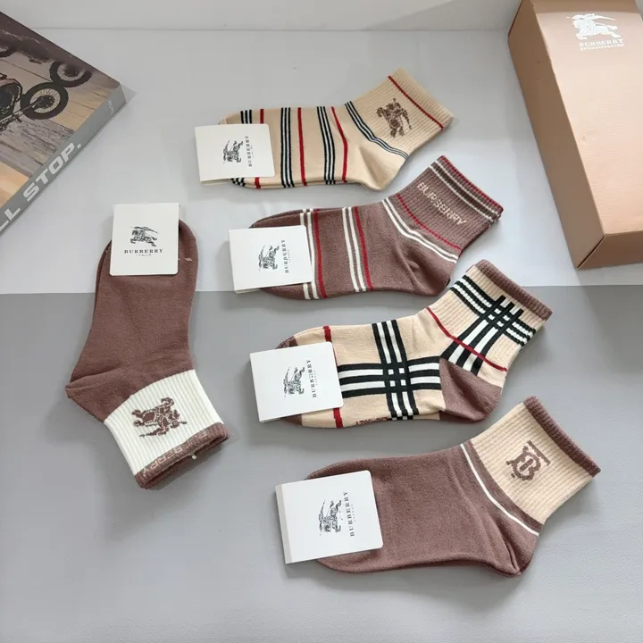 スーパーコピー プラダ 靴下