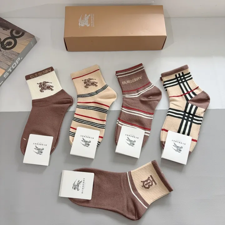 スーパーコピー プラダ 靴下