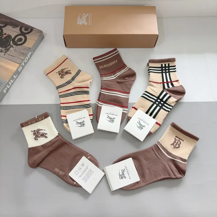 スーパーコピー プラダ 靴下