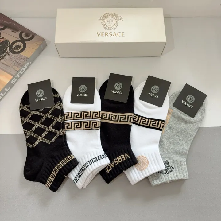 スーパーコピー ヴェルサーチ 靴下