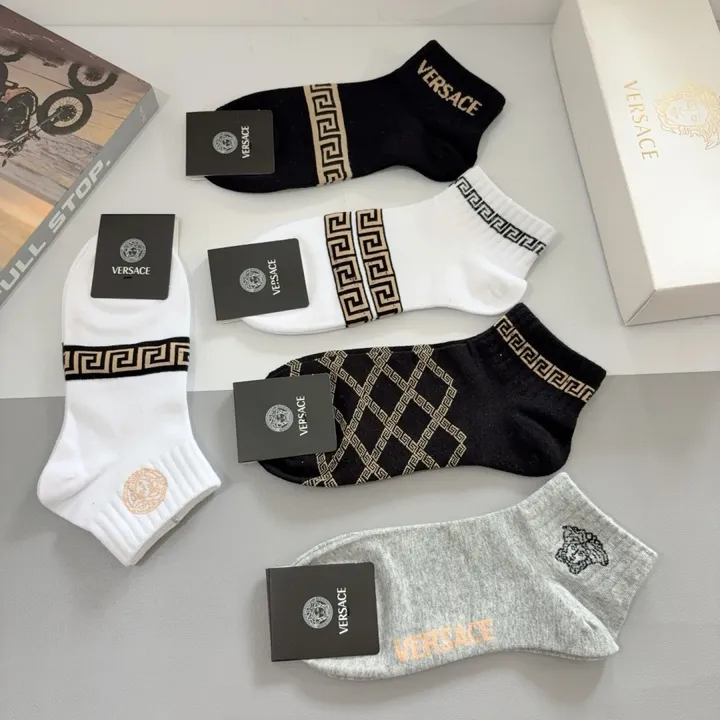 スーパーコピー ヴェルサーチ 靴下