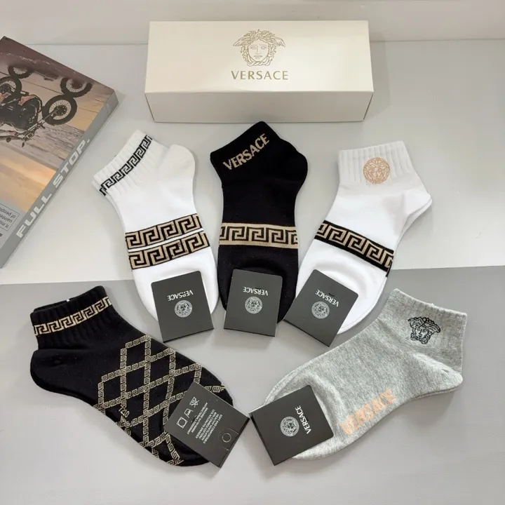 スーパーコピー ヴェルサーチ 靴下