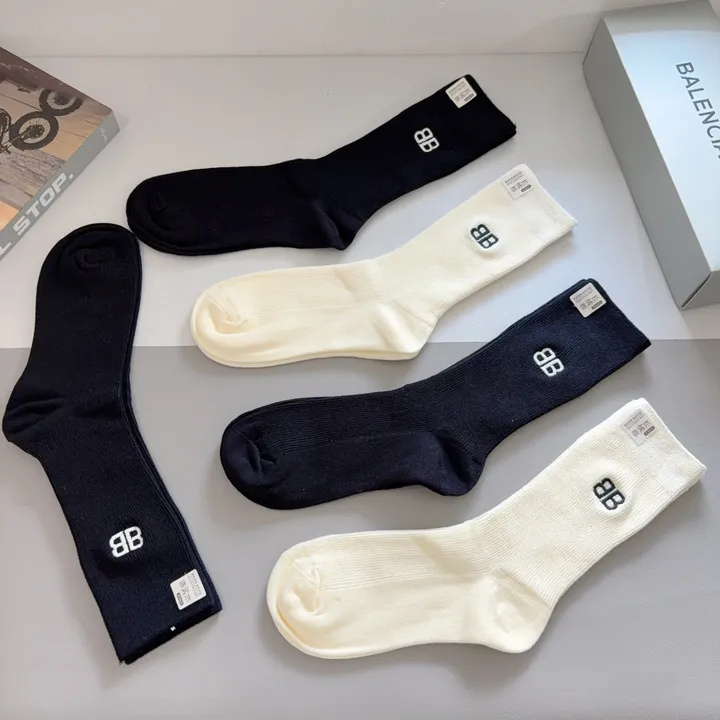 スーパーコピー バレンシアガ 靴下
