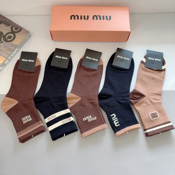 スーパーコピー ミュウミュウ 靴下